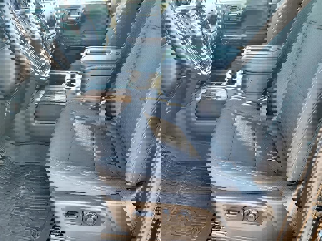 Used 2021 GMC Sierra 1500 Elevation w/ Preferred Package image 13