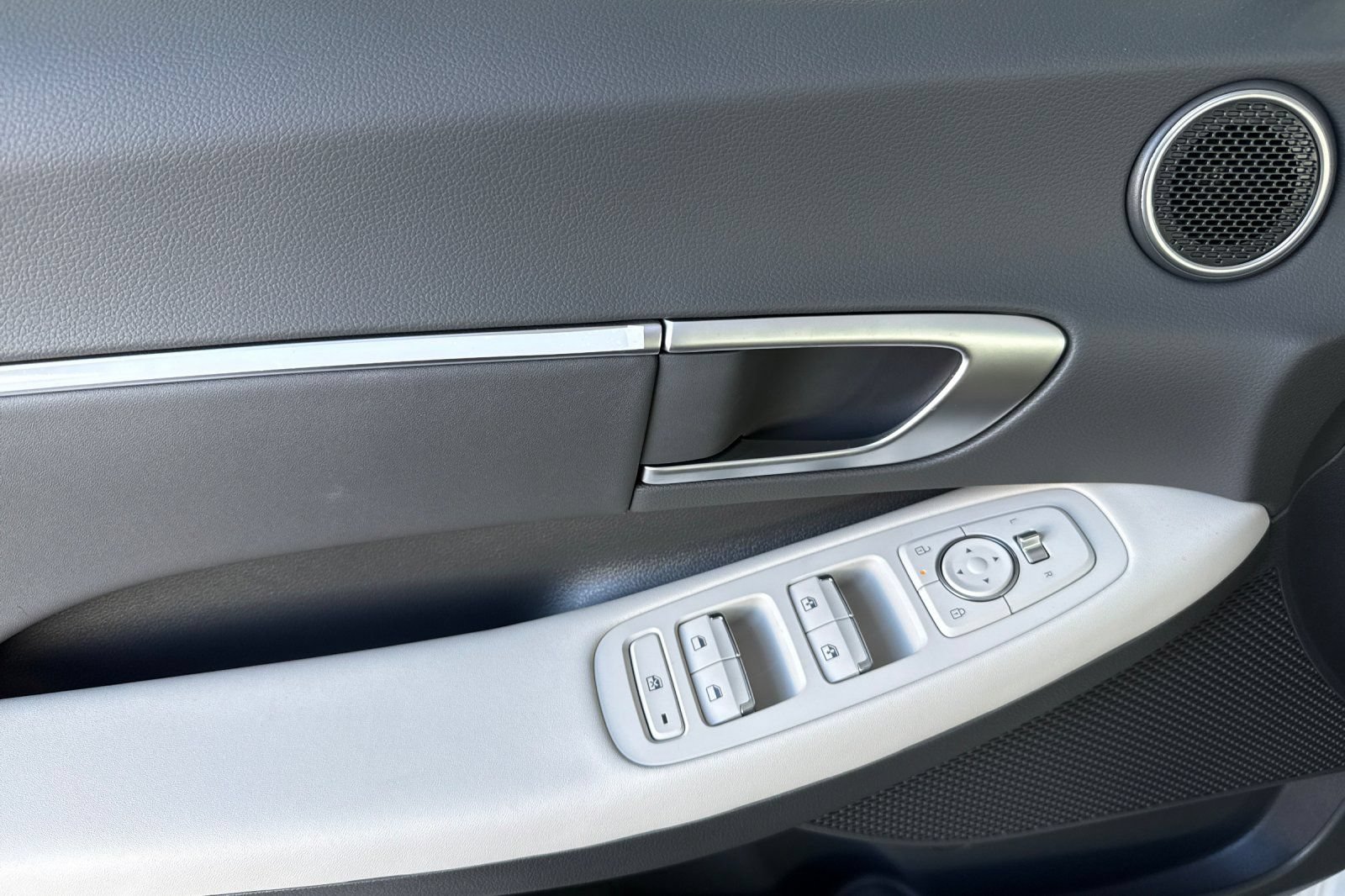 Used 2026 Hyundai Sonata SEL FWD image 14