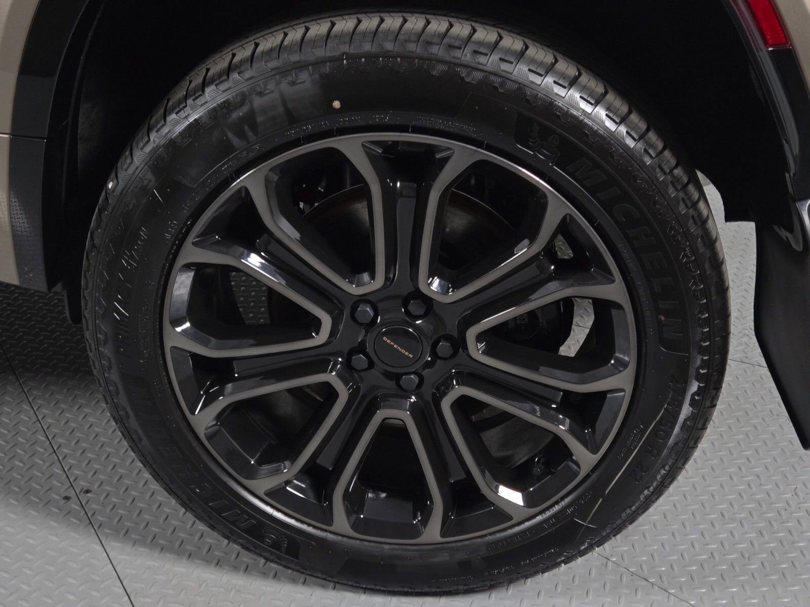 New 2026 Land Rover Defender 110 OCTA image 10