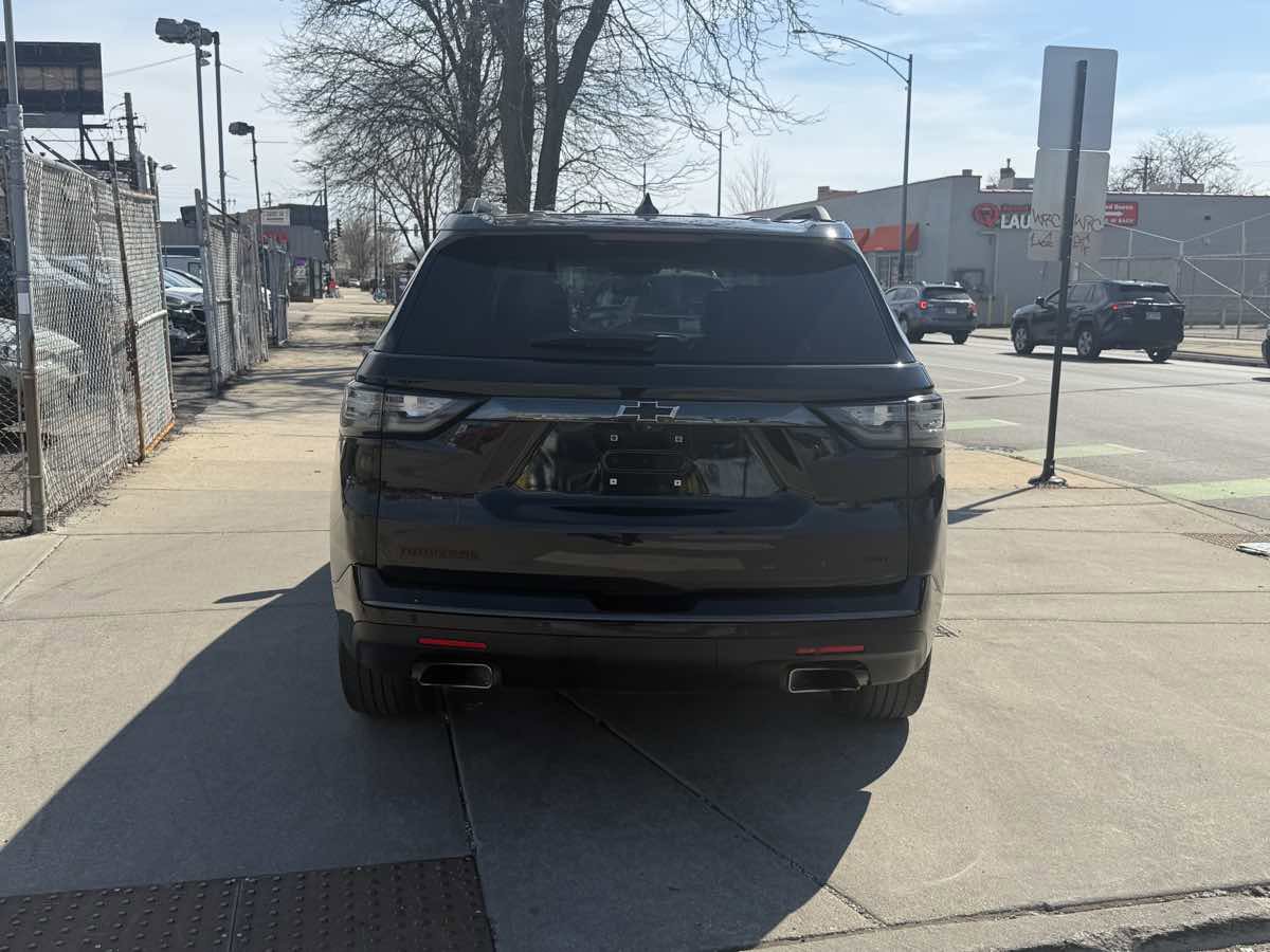Used 2019 Chevrolet Traverse Premier w/ Redline Edition AWD/4WD image 6