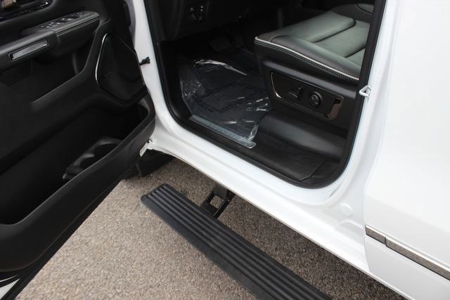 Used 2025 RAM 1500 Limited w/ Off Road Group image 24