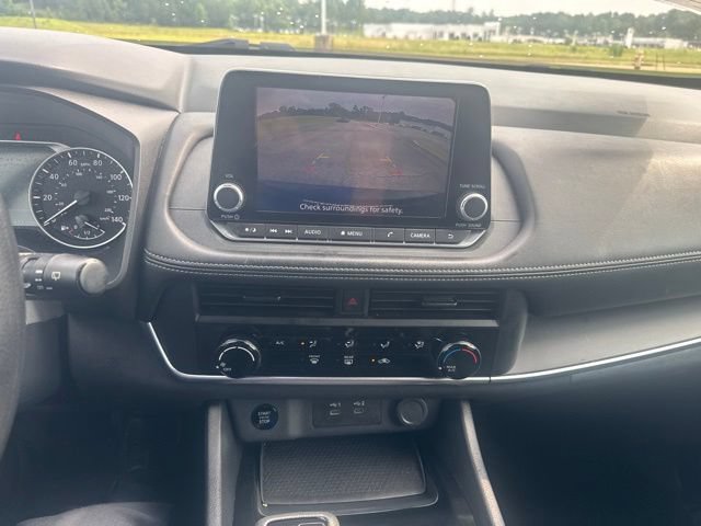Used 2024 Nissan Rogue S FWD image 18