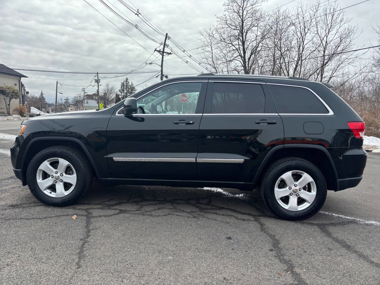 Used 2012 Jeep Grand Cherokee Laredo image 2