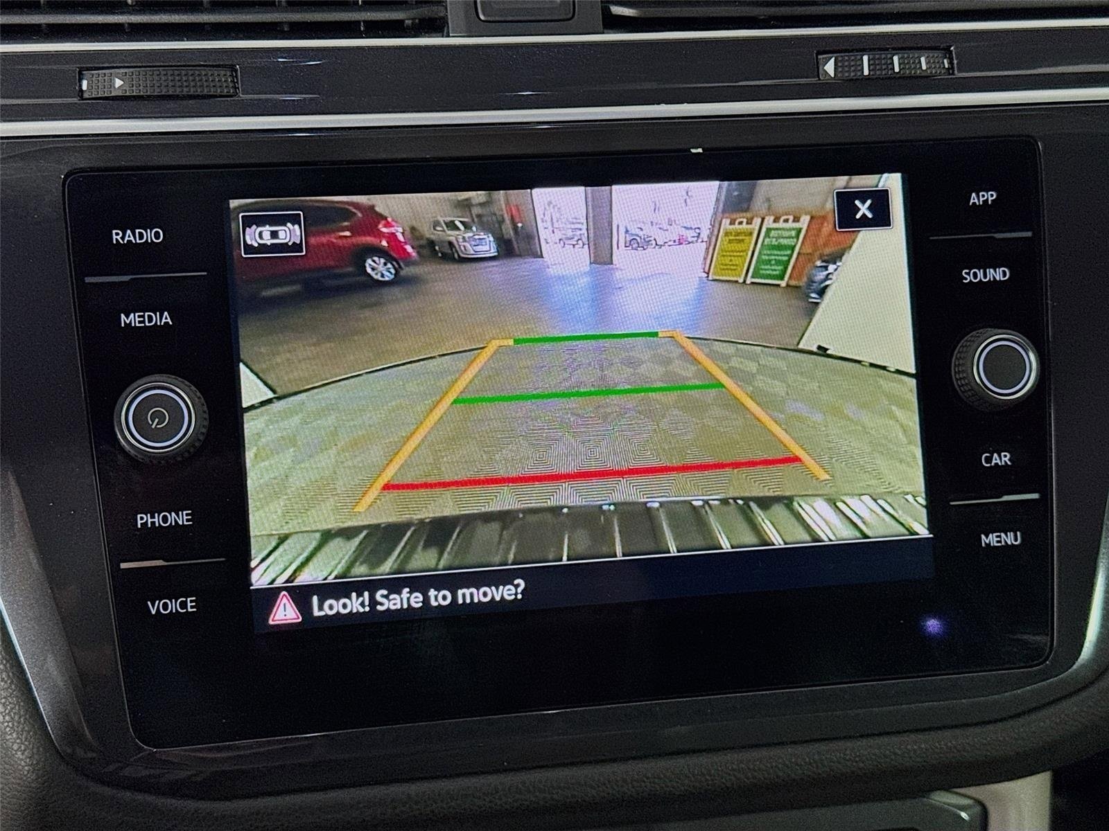 Used 2024 Volkswagen Tiguan SE R-Line FWD image 17
