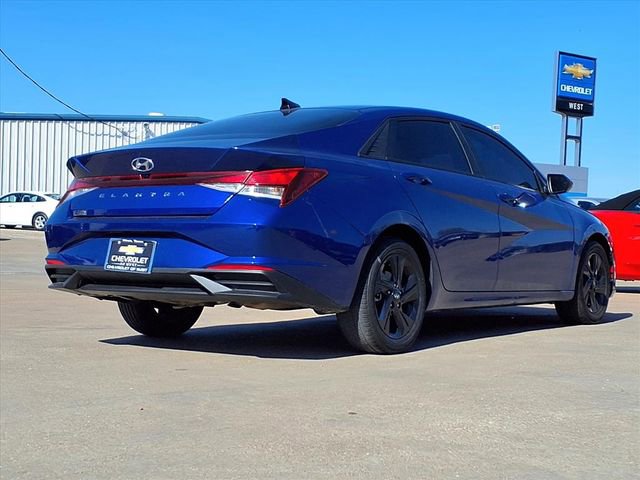 Used 2023 Hyundai Elantra SEL w/ Winter Weather Package FWD image 4