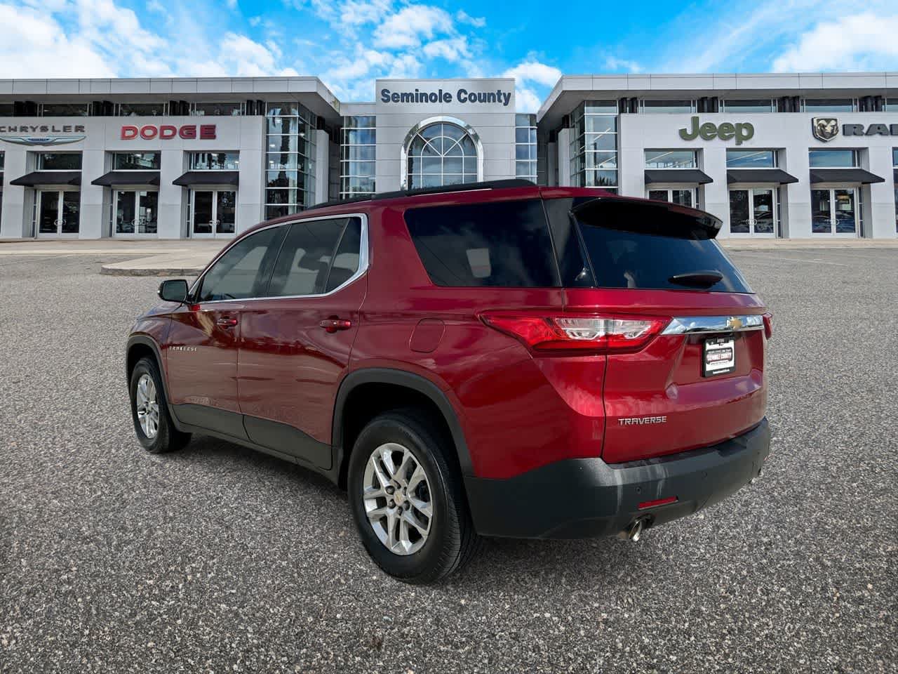 Used 2020 Chevrolet Traverse LT w/ Driver Confidence II Package FWD image 6
