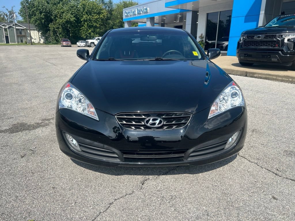Used 2012 Hyundai Genesis 3.8 RWD image 2