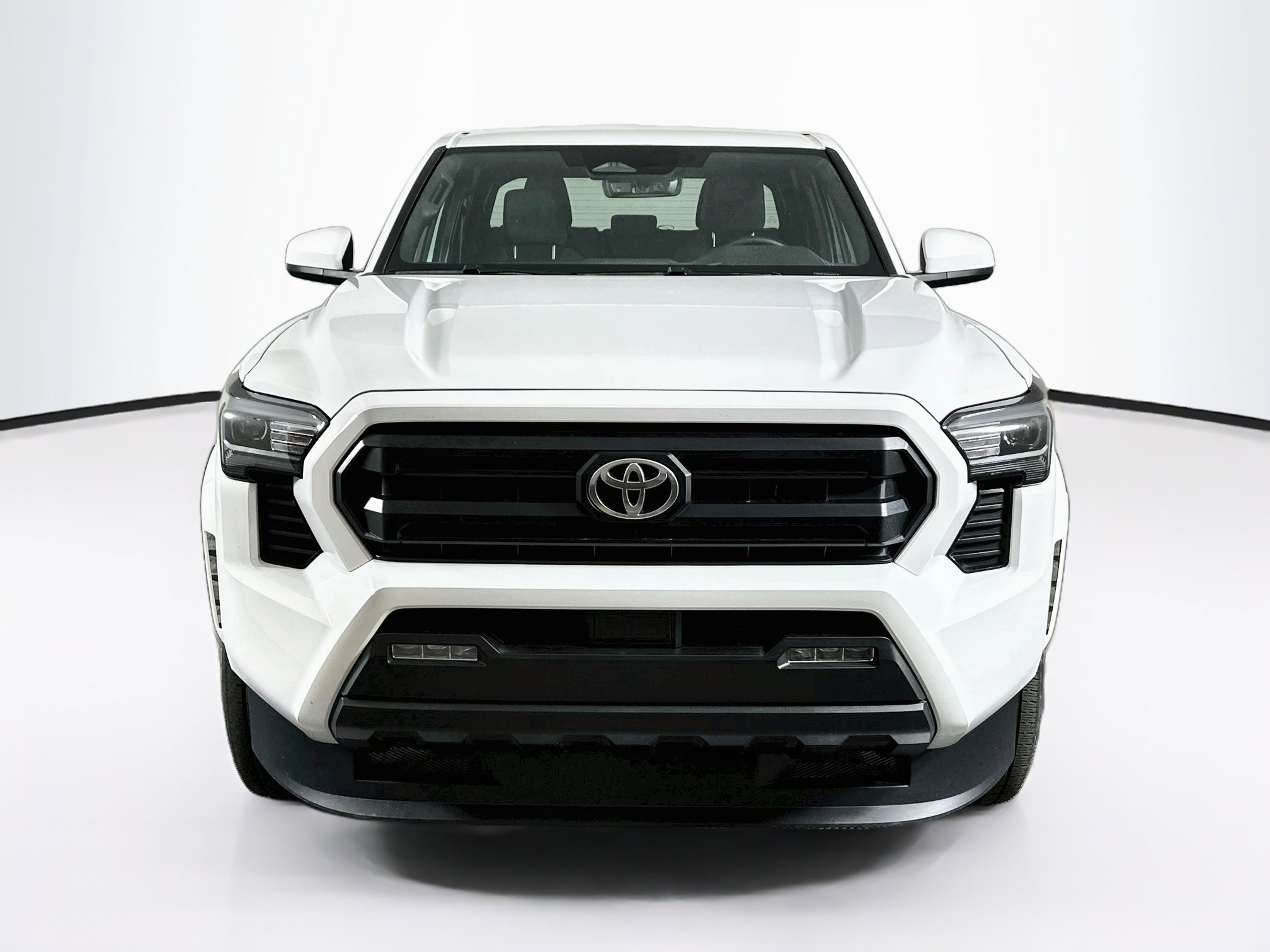 Used 2024 Toyota Tacoma SR5 AWD/4WD image 2