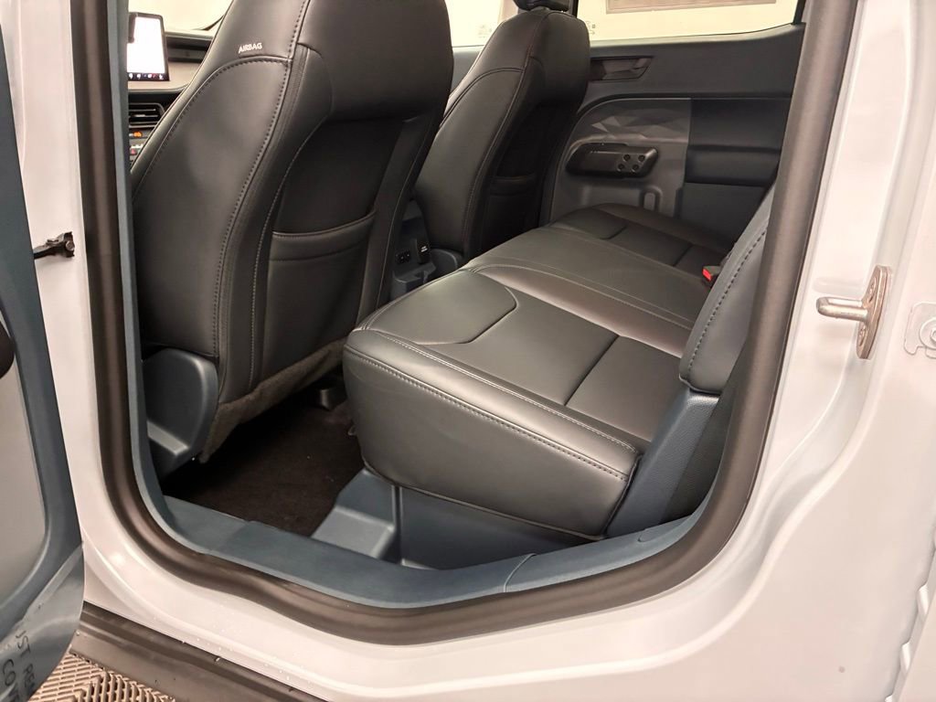 New 2025 Ford Maverick Lariat w/ Black Appearance Package image 31