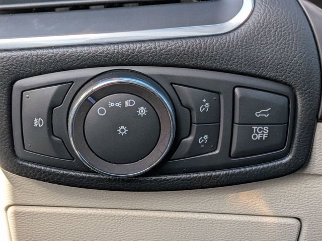 Used 2019 Ford Edge Titanium w/ Cold Weather Package FWD image 17