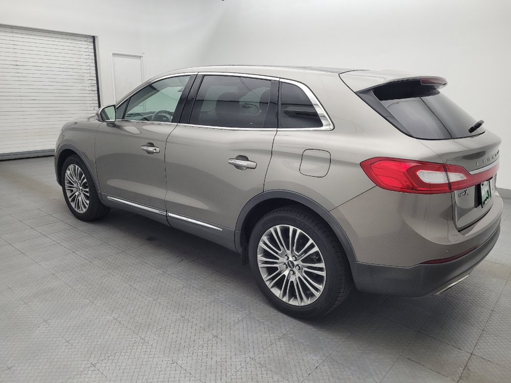 Used 2017 Lincoln MKX Reserve w/ Lincoln MKX Climate Package FWD image 3