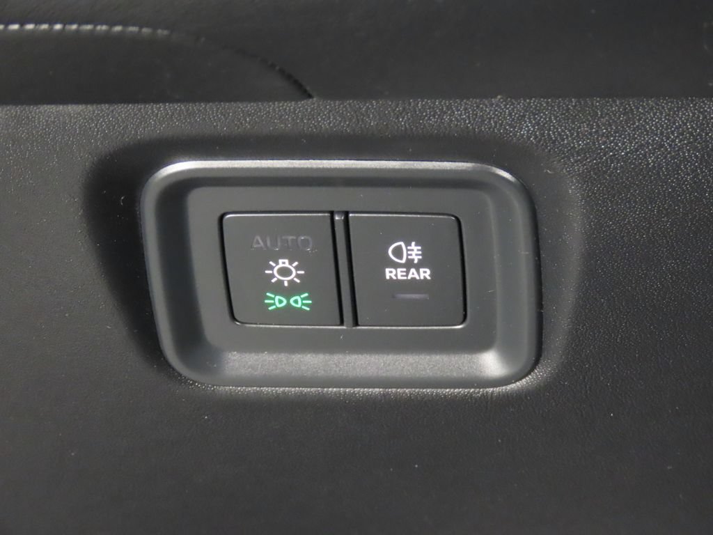 Certified 2026 Porsche Cayenne S AWD/4WD image 25
