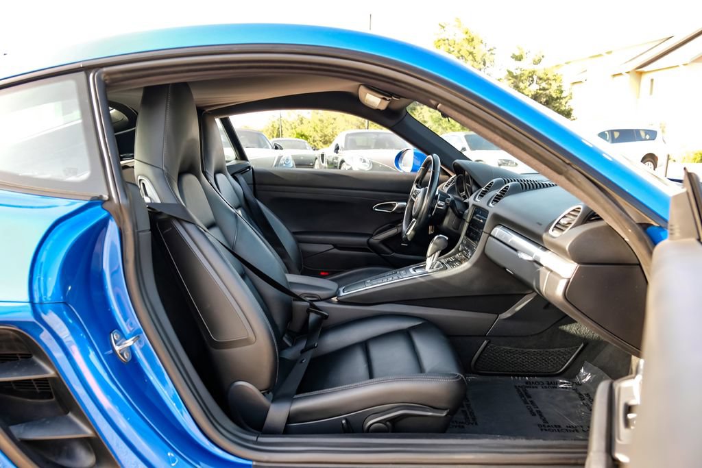 Used 2017 Porsche 718 Cayman RWD image 29