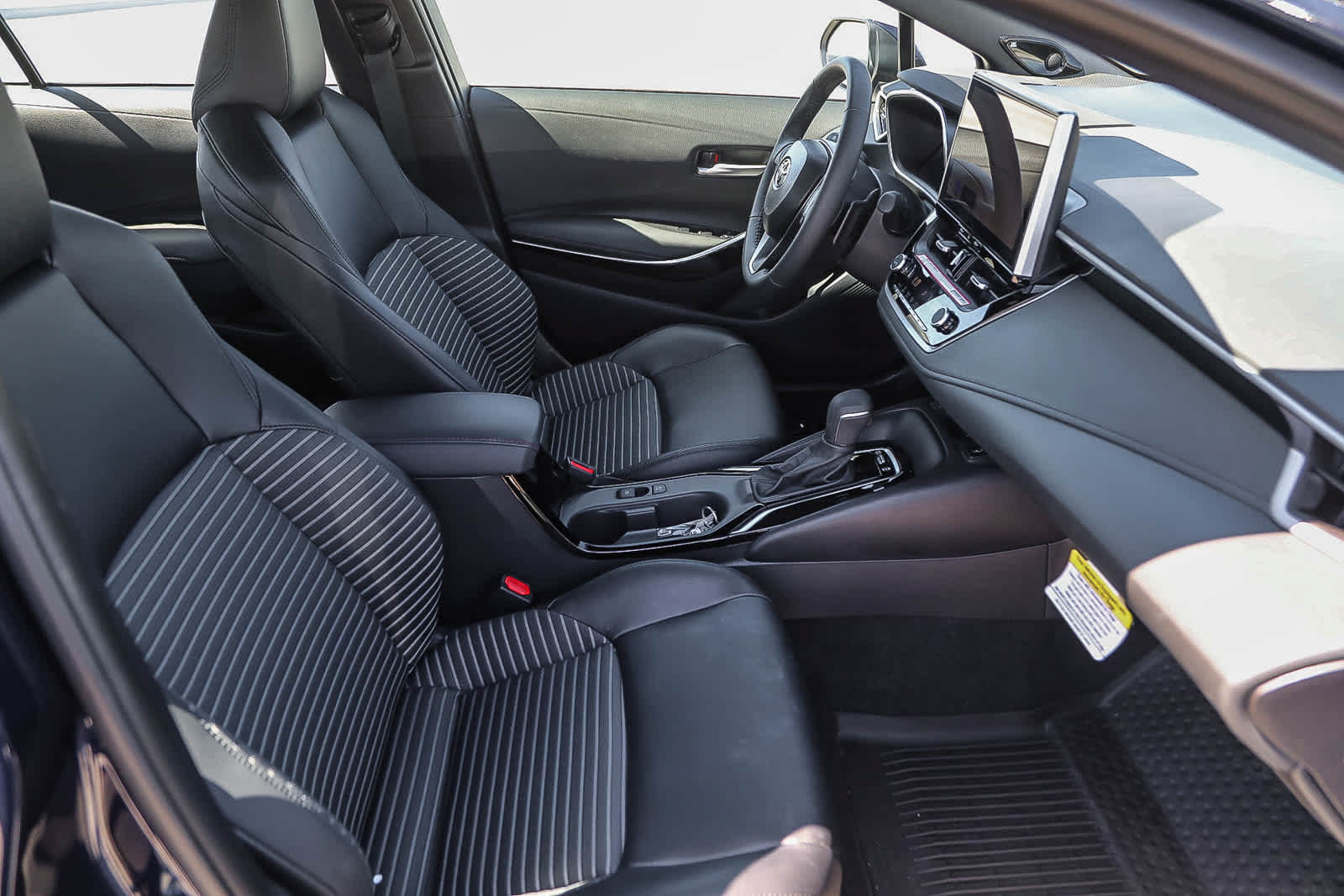 Used 2026 Toyota Corolla XSE FWD image 16