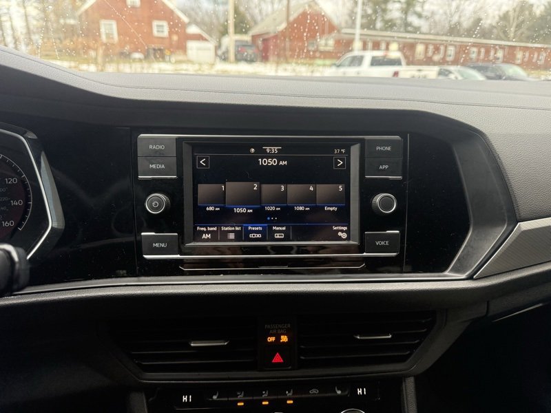 Used 2021 Volkswagen Jetta R-Line image 12