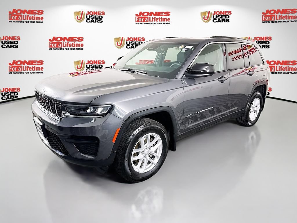 Used 2025 Jeep Grand Cherokee Laredo X AWD/4WD image 13