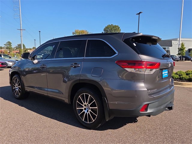 Used 2018 Toyota Highlander SE image 3
