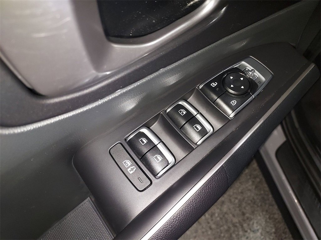 Used 2025 Kia Sorento S w/ Panoramic Sunroof Package image 19