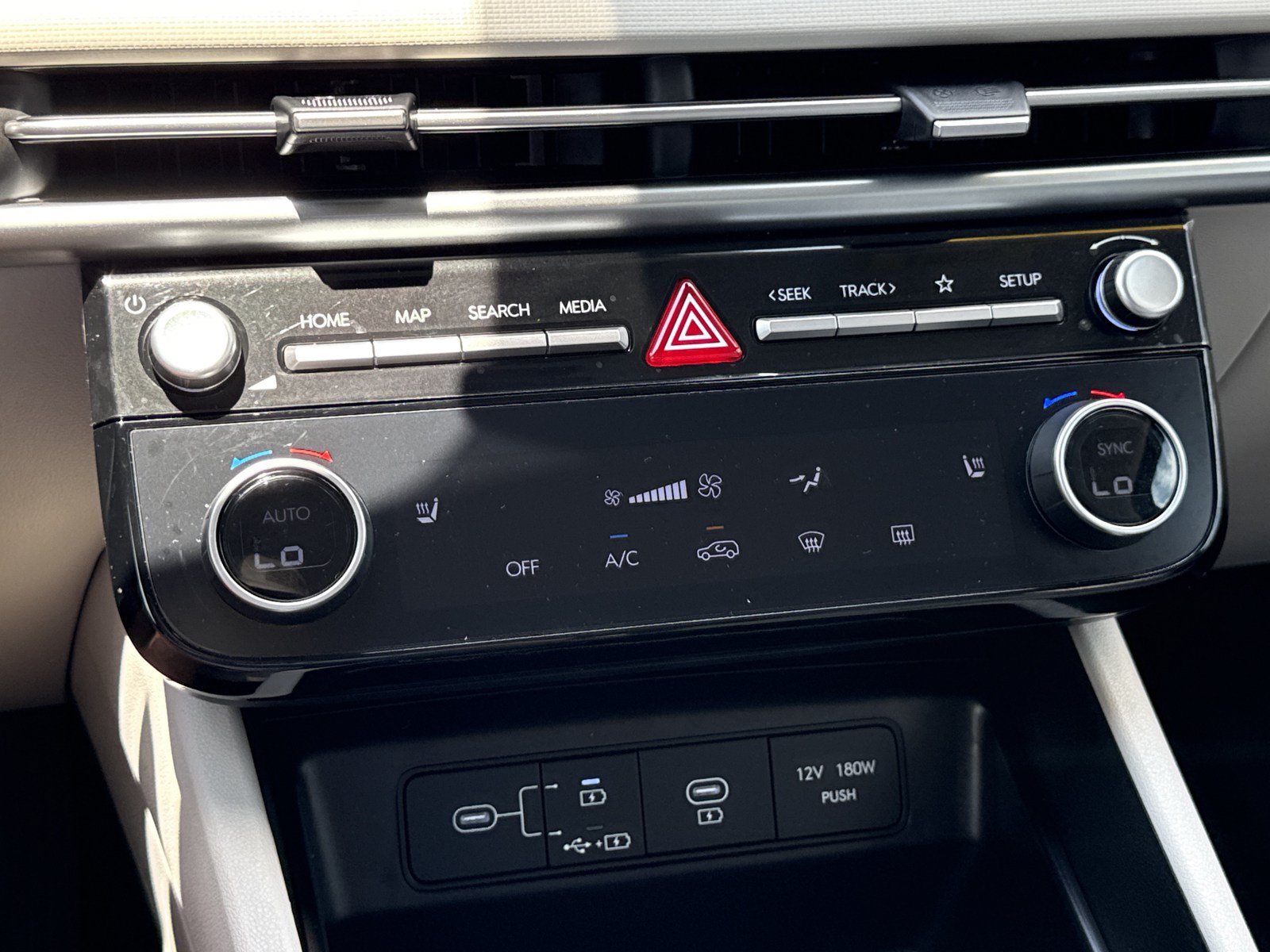 Used 2026 Hyundai Tucson SEL w/ Tow & Go Package FWD image 25