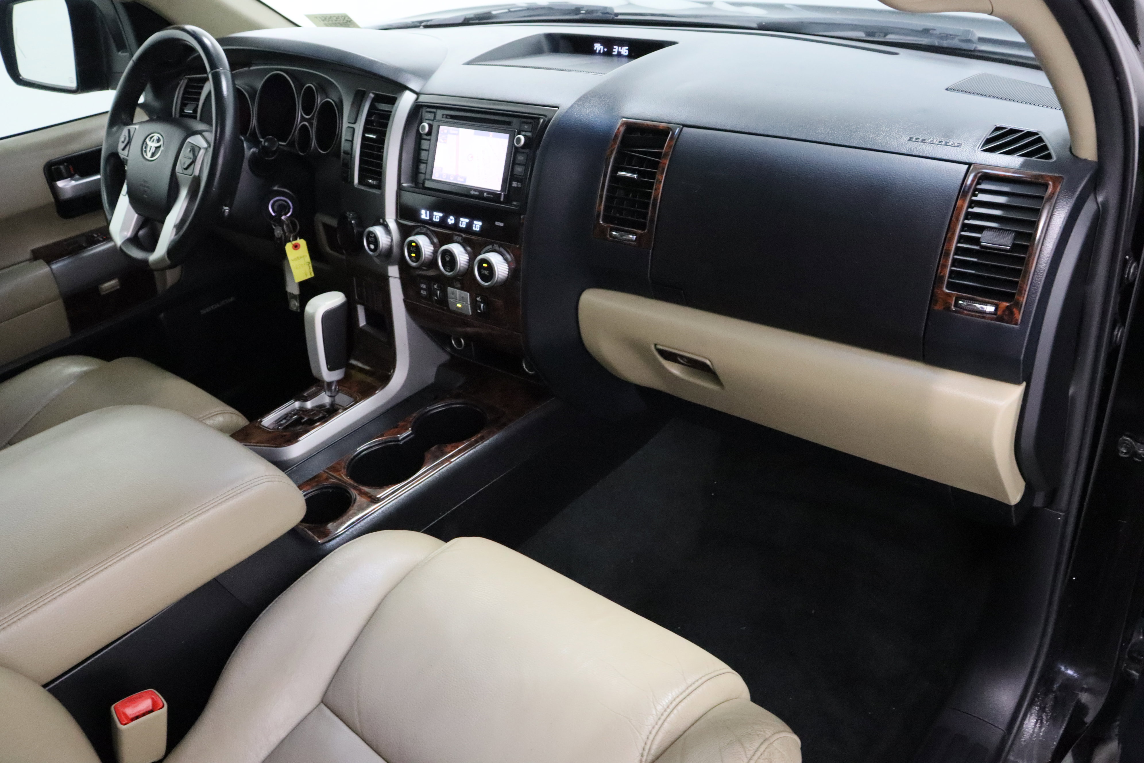 Used 2014 Toyota Sequoia Limited RWD image 39