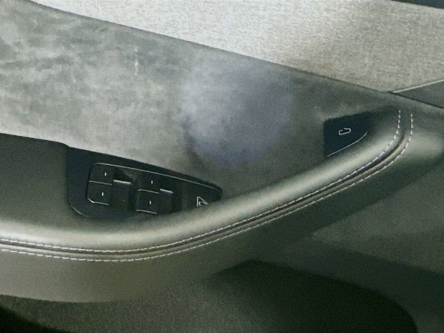 Used 2026 Tesla Model Y Long Range image 17