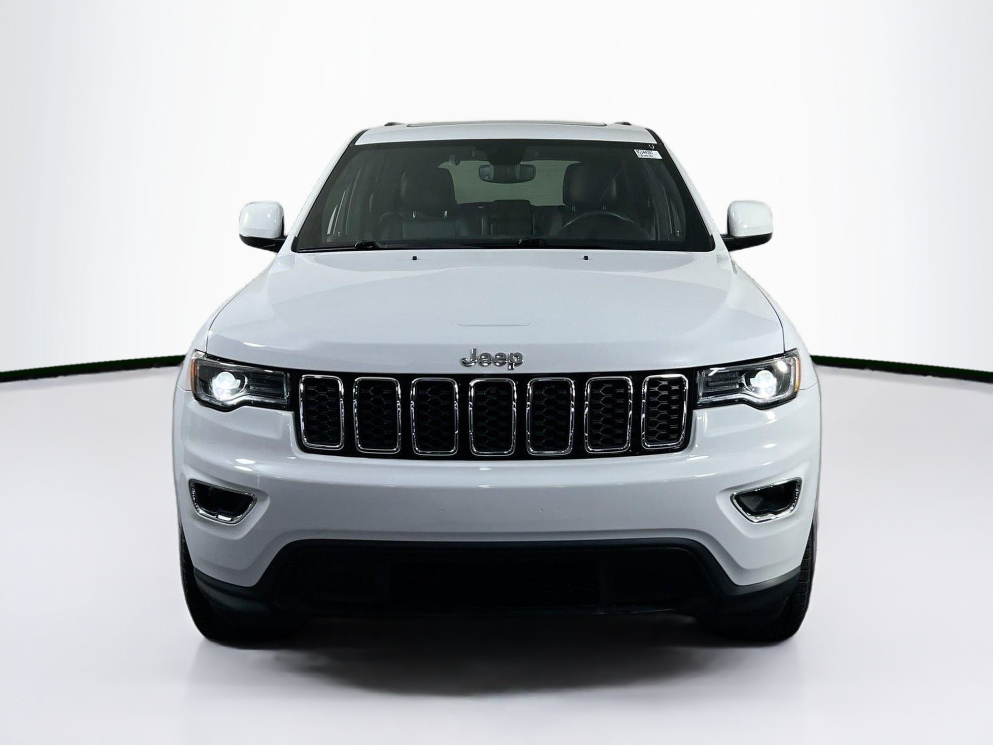 Used 2022 Jeep Grand Cherokee Laredo X AWD/4WD image 2