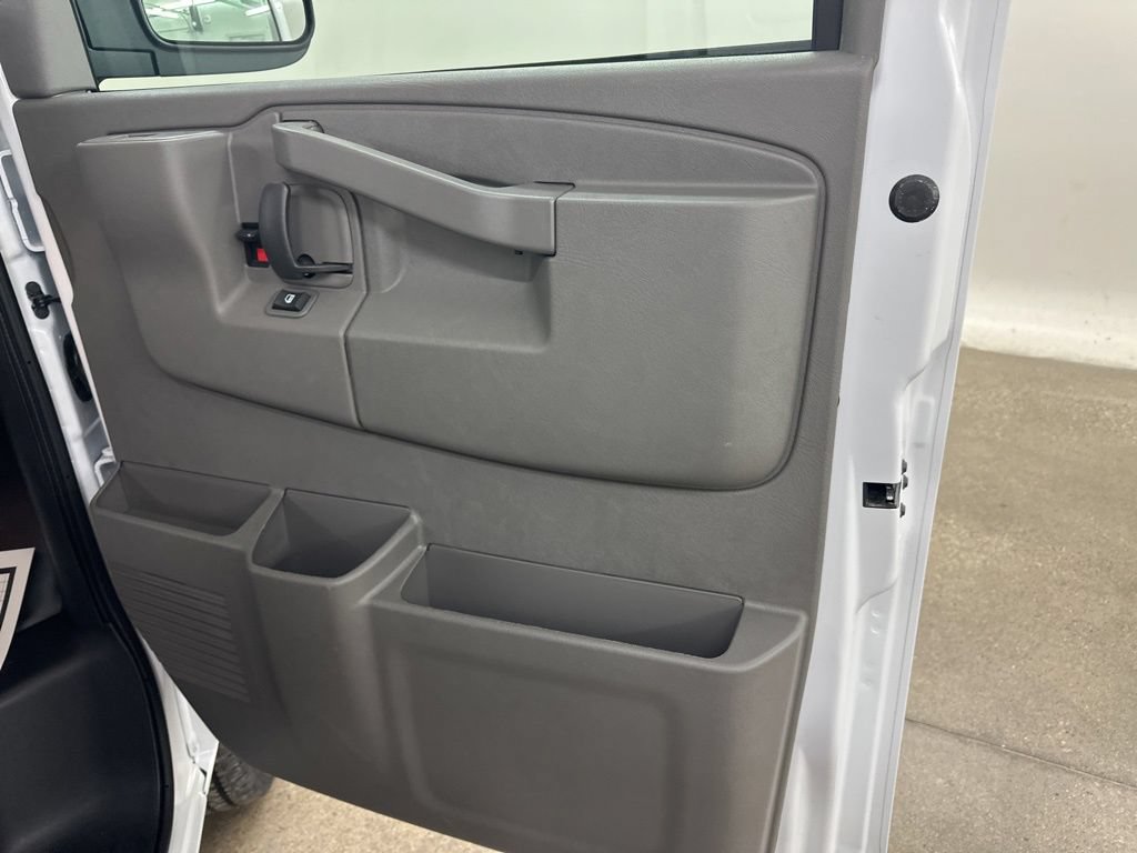 New 2026 GMC Savana 2500 w/ Driver Convenience Package RWD image 20