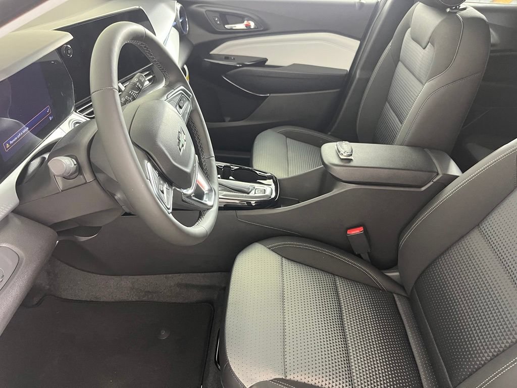 New 2026 Chevrolet Trax LT w/ Driver Confidence Package FWD image 16