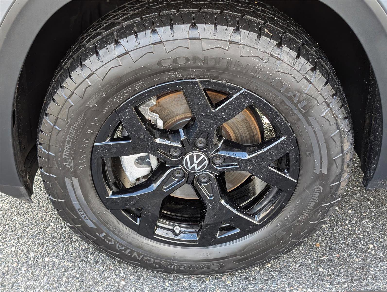 Used 2024 Volkswagen Atlas Peak Edition SE image 12