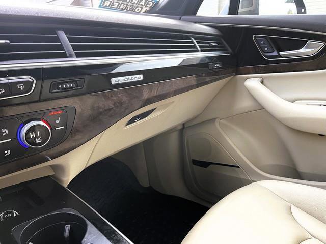 Used 2017 Audi Q7 3.0T Premium Plus w/ Premium Plus Package AWD/4WD image 36