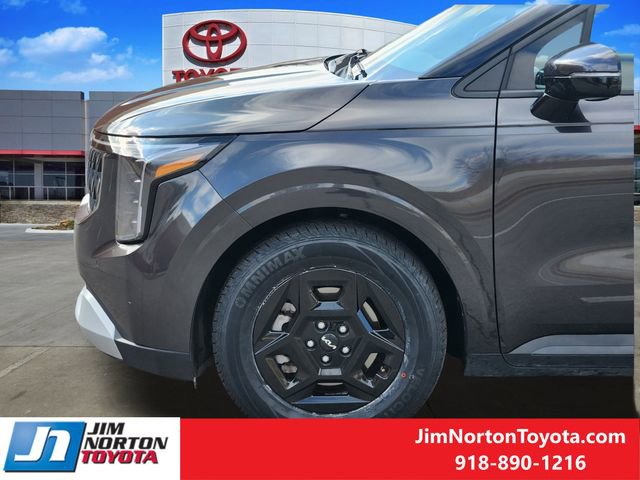 Used 2025 Kia Carnival image 8