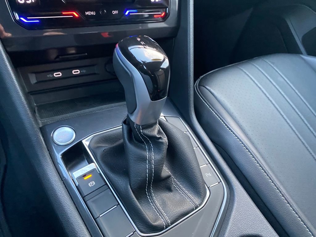 Used 2024 Volkswagen Tiguan SE R-Line image 35