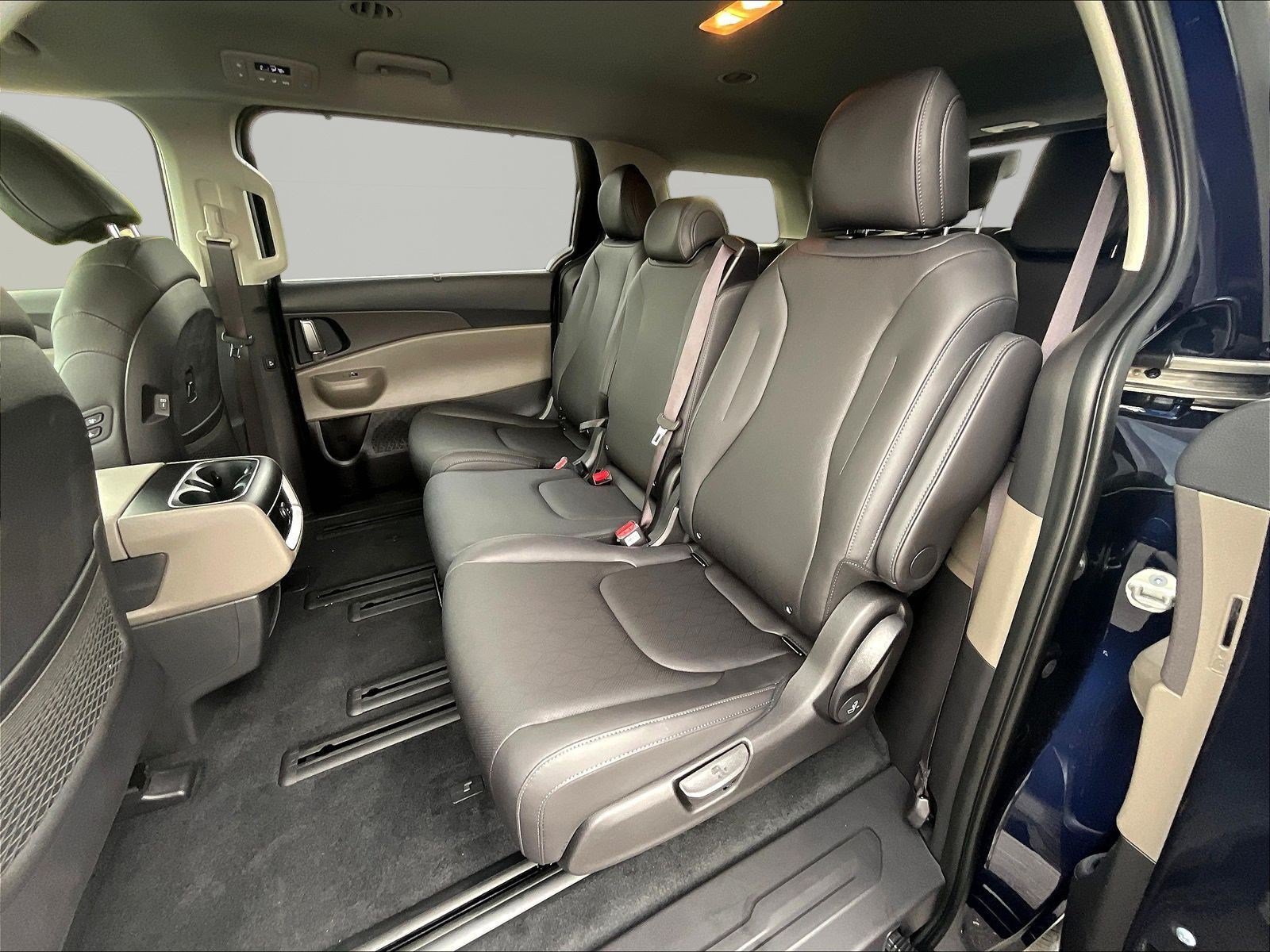 New 2027 Kia Carnival EX FWD image 18