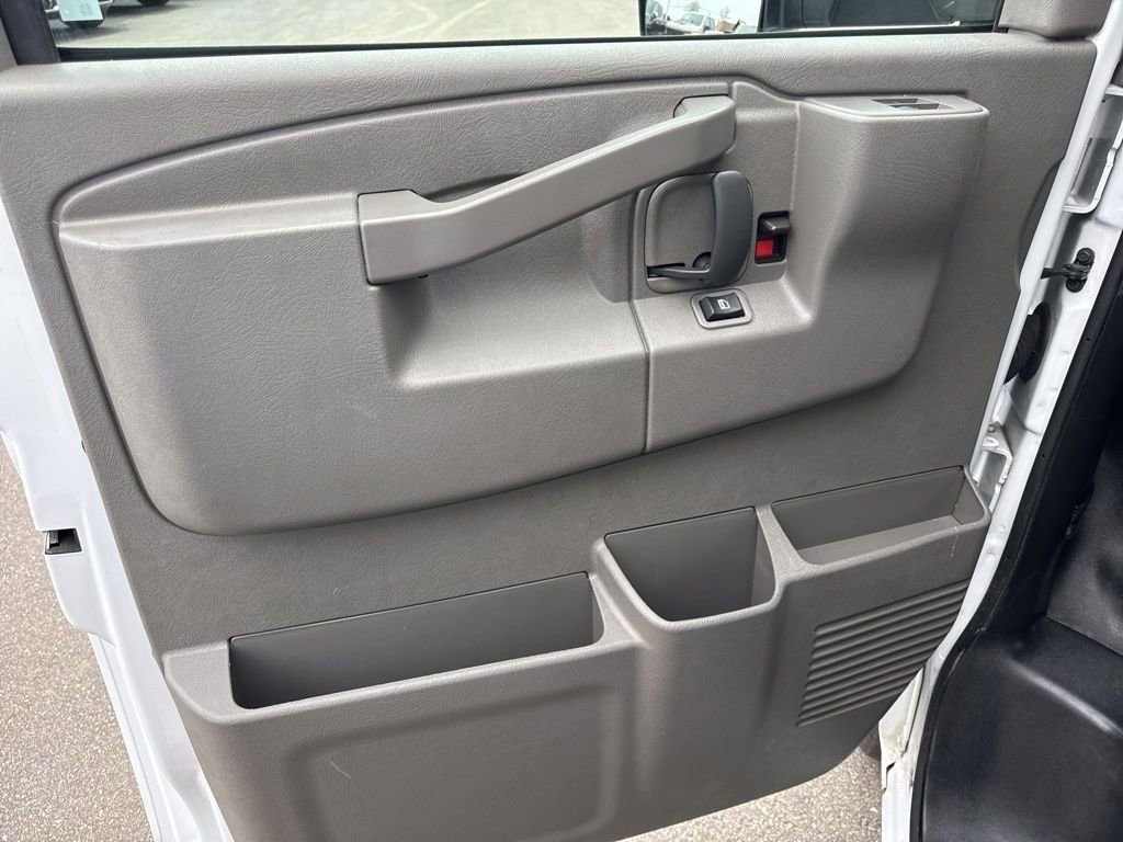 Used 2024 Chevrolet Express 3500 w/ Power Convenience Package RWD image 19