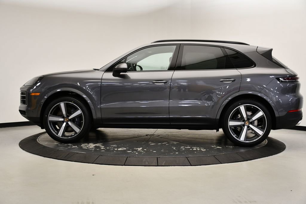 Certified 2025 Porsche Cayenne image 2