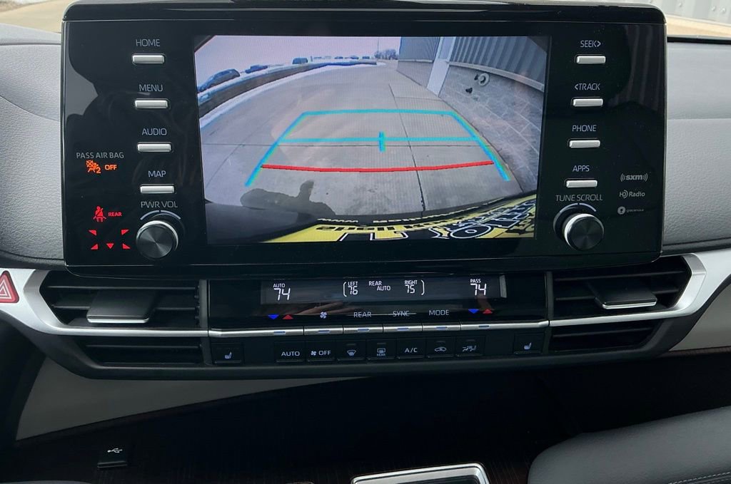 Used 2023 Toyota Sienna XLE image 22