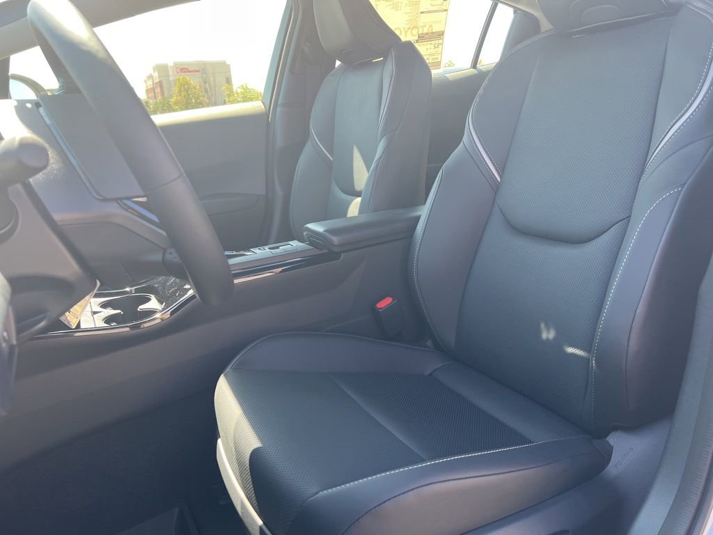 New 2026 Toyota Prius XLE FWD image 6