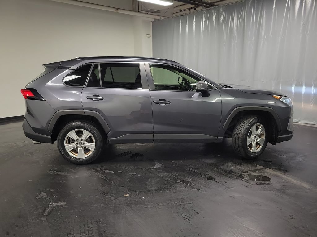 Used 2019 Toyota RAV4 XLE AWD/4WD image 9