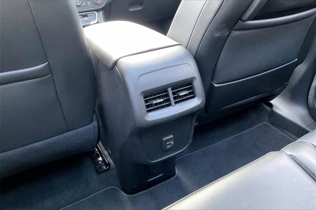 Used 2022 GMC Terrain SLT image 34