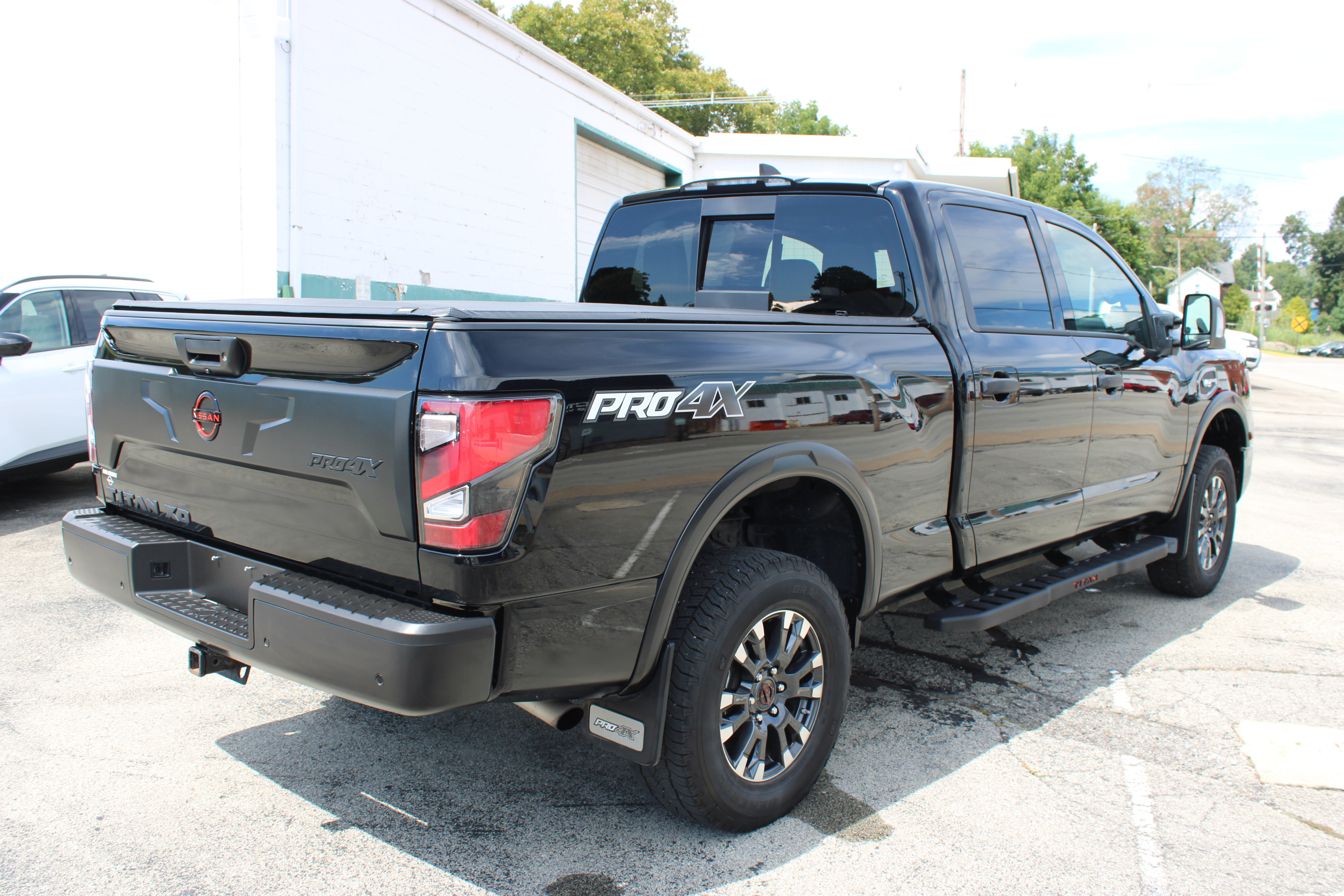 Certified 2024 Nissan Titan PRO-4X w/ Pro-4x Convenience Package AWD/4WD image 7