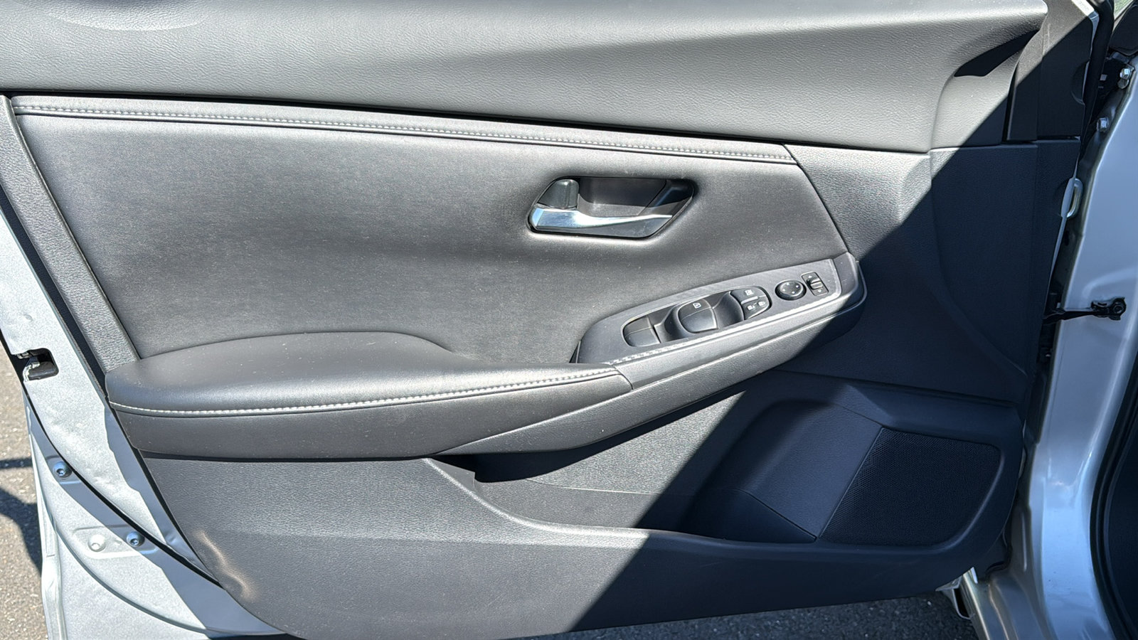 Certified 2022 Nissan Sentra SV FWD image 6