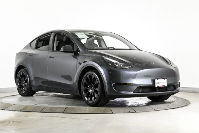 Used 2023 Tesla Model Y Long Range image 3