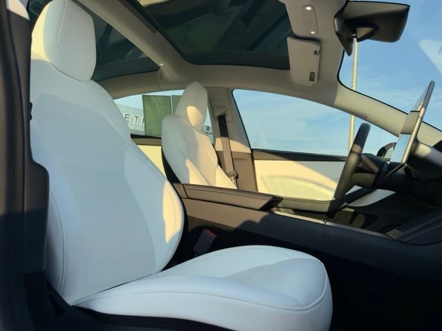 Used 2024 Tesla Model 3 Standard Range RWD image 17