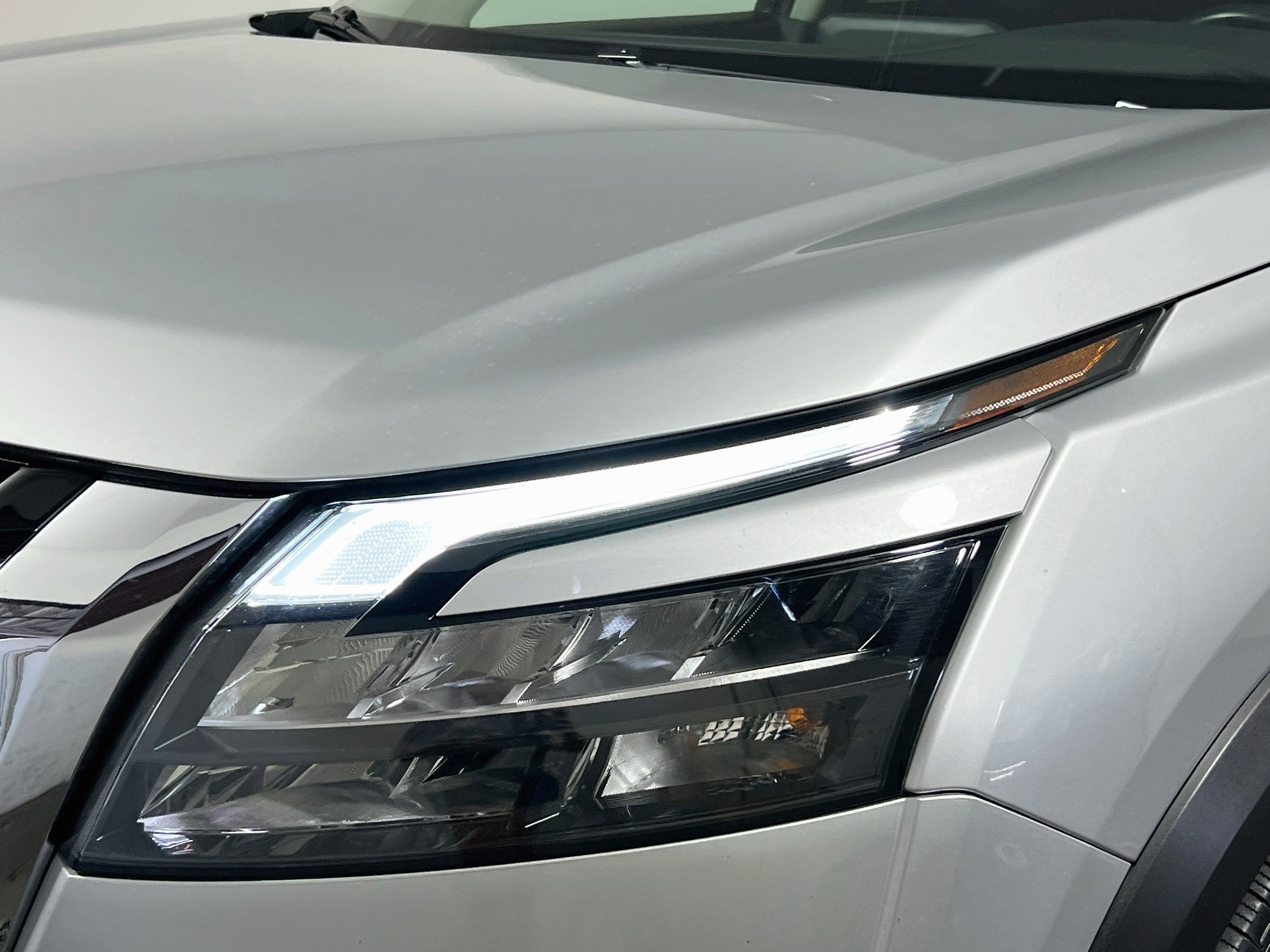Used 2024 Nissan Pathfinder SV FWD image 11