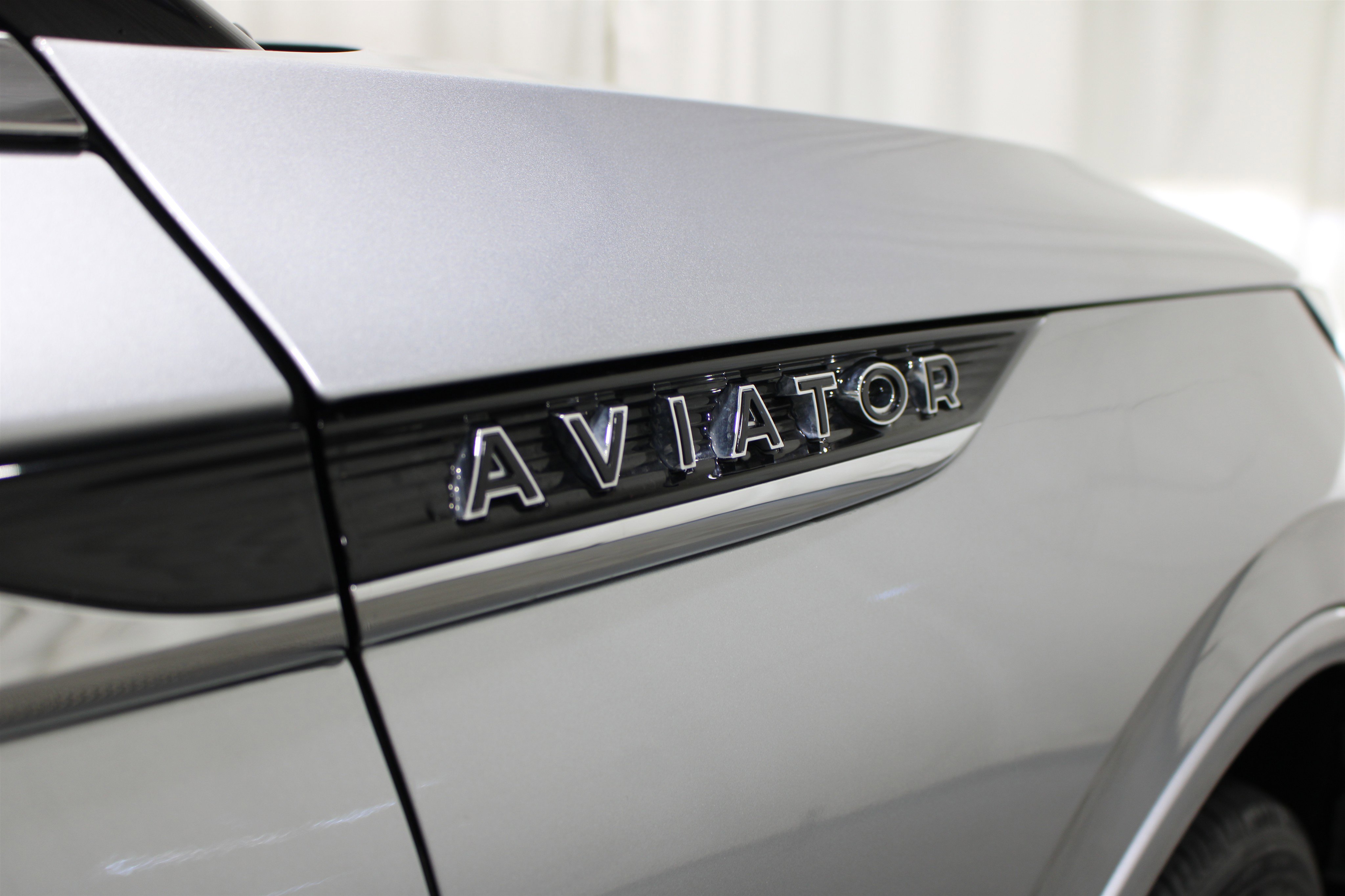 Used 2021 Lincoln Aviator Black Label w/ Class IV Trailer Tow Package image 31