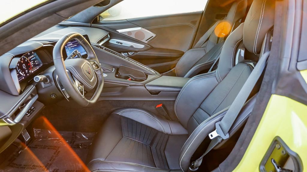 Used 2024 Chevrolet Corvette Stingray w/ Z51 Performance Package image 18