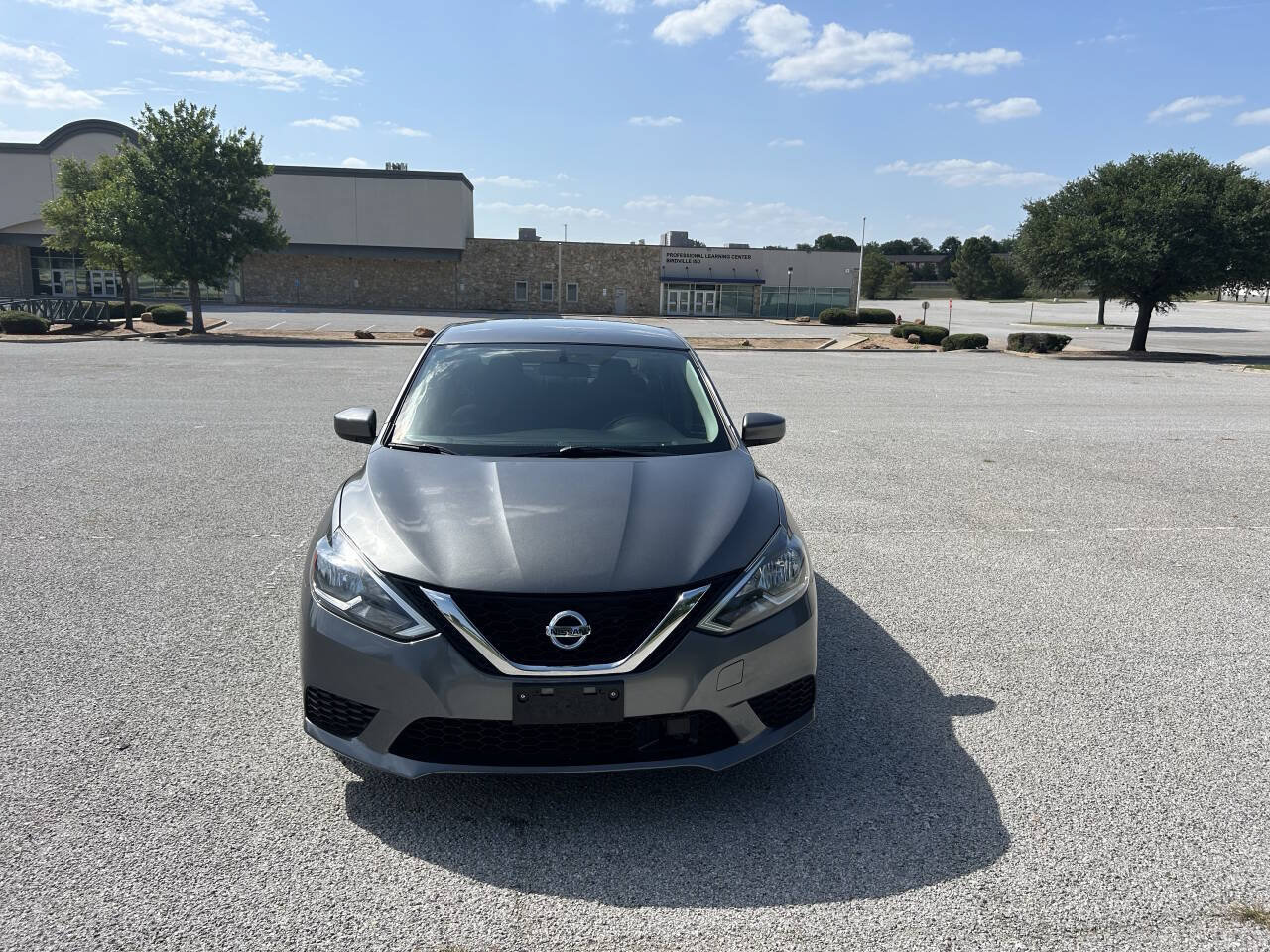 Used 2019 Nissan Sentra S w/ Appearance Package FWD image 2
