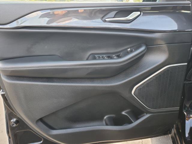 Used 2022 Jeep Grand Cherokee Altitude image 20