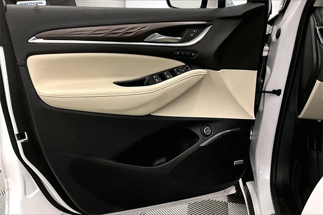 Used 2022 Buick Enclave Avenir image 17