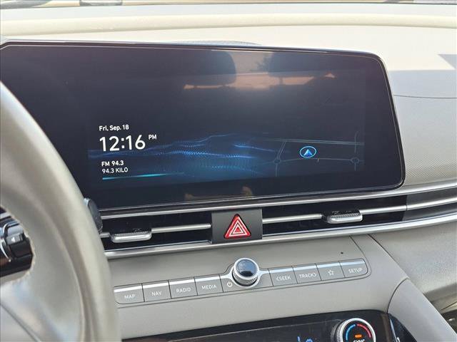 Used 2025 Hyundai Elantra SEL FWD image 13